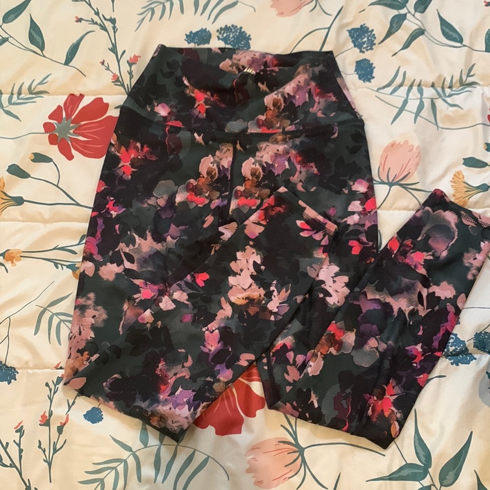 Floral pattern gym tights